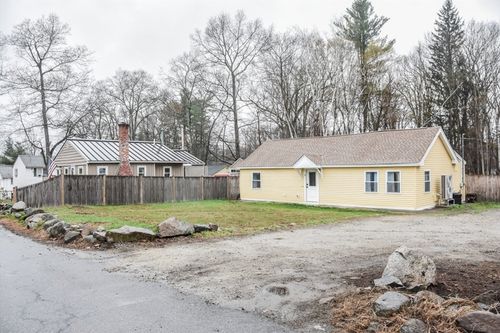 51 Richardson Ave, Dracut, MA, 01826-1013 | Card Image