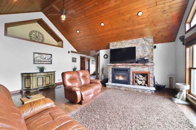 1572 44 Th St Sw, House other with 4 bedrooms, 4 bathrooms and null parking in Jenkins MN | Image 8