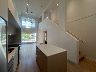 318 - 9888 University Cres, Condo with 2 bedrooms, 2 bathrooms and 1 parking in Burnaby BC | Image 1