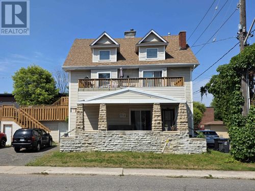 711 Ridgeway St E, Thunder Bay, ON, P7E5H3 | Card Image