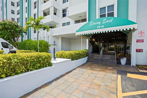 apt-9f-3210 Se 10th St, Pompano Beach, FL, 33062-6529 | Card Image
