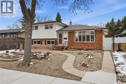 110 Mccarthy Blvd N, Regina, SK, S4R6A4 | Card Image