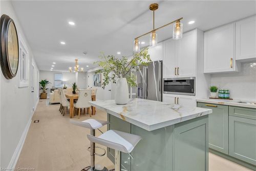 370 Ironwood Rd, Guelph, ON, N1G3N8 | Card Image