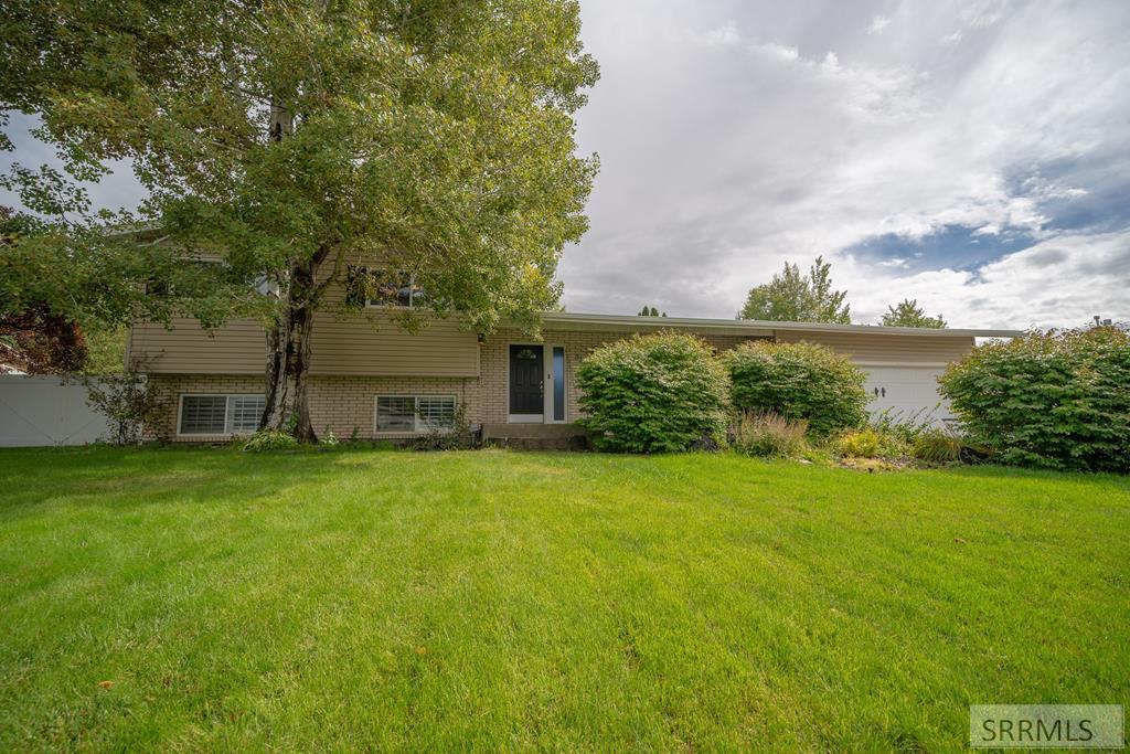 Ruth Ave, Idaho Falls, ID 83401