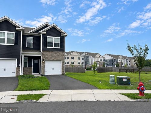 50 Peregrine Way, BURLINGTON, NJ, 08016-4446 | Card Image