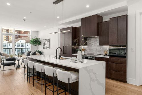 d3-321 31st Ave N, Nashville, TN, 37203-1228 | Card Image