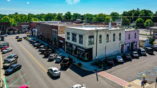 119 Broadway, Chesterton, IN, 46304-2476 | Card Image