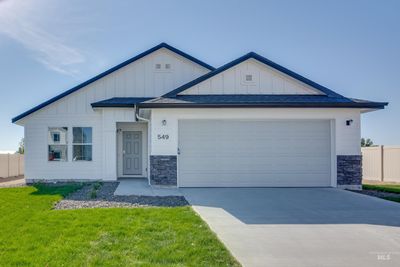 1925 Sw Besra Dr, House other with 3 bedrooms, 2 bathrooms and 2 parking in Mountain Home ID | Image 1