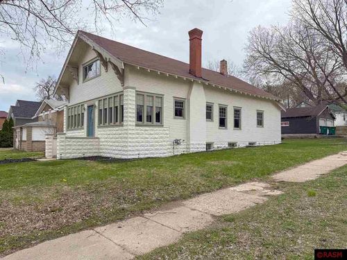 329 S 2nd St, Le Sueur, MN, 56058-2002 | Card Image