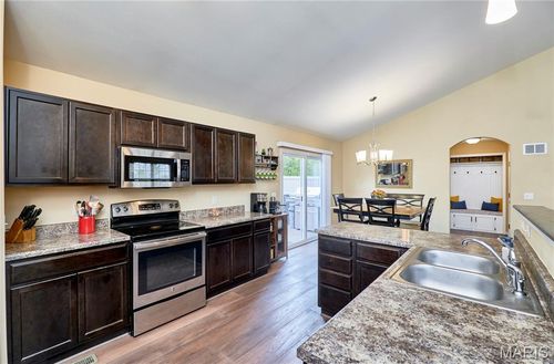548 Long Train Dr, Troy, MO, 63379-2956 | Card Image