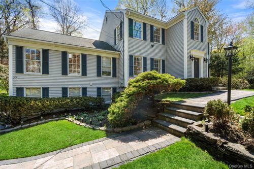 8 Dogwood Rd, Stony Brook, NY, 11790-1608 | Card Image