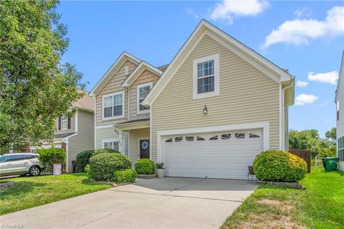 825 Hedgepath Ter, High Point, NC, 27265-3297 | Card Image