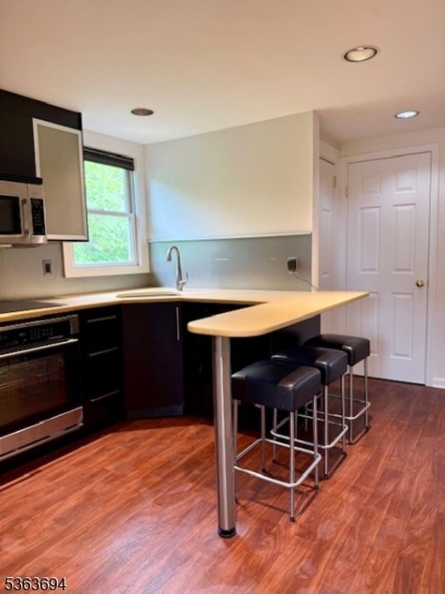 2 - 46 Grove St, Home with 2 bedrooms, 1 bathrooms and null parking in Waldwick NJ | Image 5