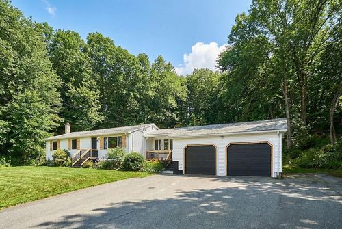 25 Ludlow Rd, South Hadley, MA, 01075-3052 | Card Image