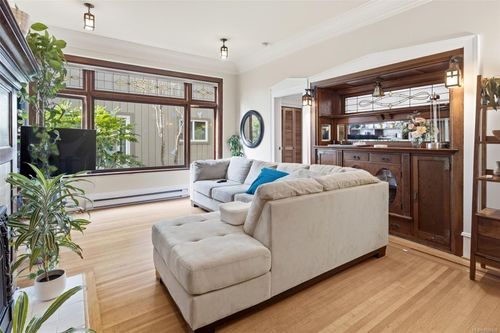 102-1392 Rockland Ave, Victoria, BC, V8S1V8 | Card Image