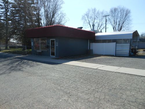 210 Huron Blvd, Marysville, MI, 48040-1424 | Card Image