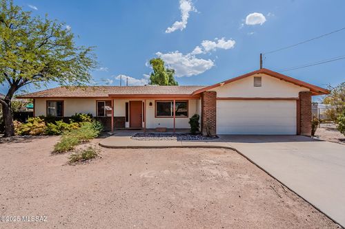 2766 N Desert Avenue, Tucson, AZ, 85712 | Card Image