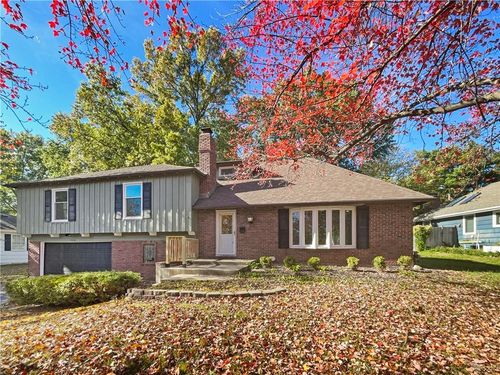 10332 Cherokee Ln, Leawood, KS, 66206-2511 | Card Image