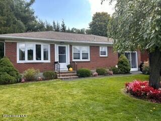 Deerwood Dr, Albany, NY 12205