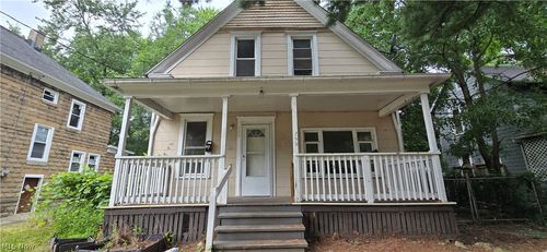 700 Carpenter St, Akron, OH, 44310-2934 | Card Image