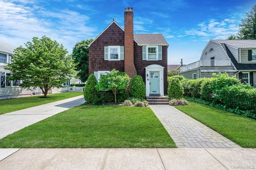 53 Jefferson St, Garden City, NY, 11530-3930 | Card Image