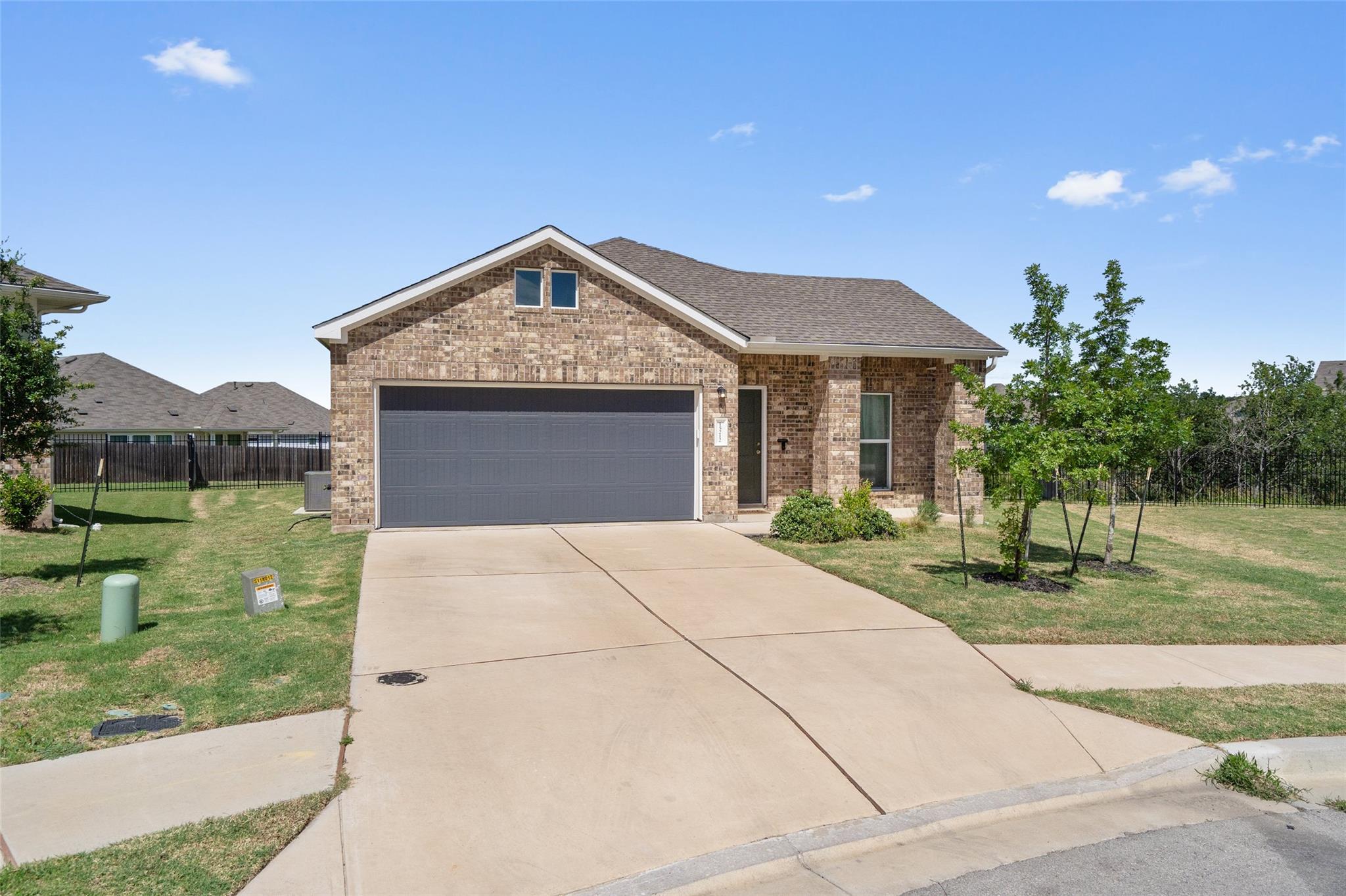 Residential in Del Valle 4
