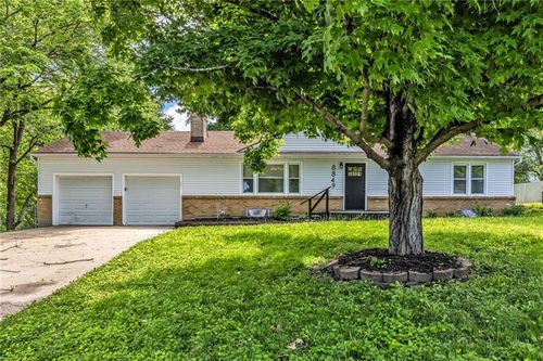 8849 N Locust St, Kansas City, MO, 64155-2524 | Card Image