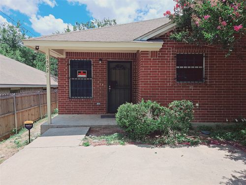 1502 E Mulkey St, Fort Worth, TX, 76104-7019 | Card Image