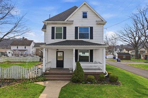 200 Clark St, Mars, PA, 16046-3419 | Card Image