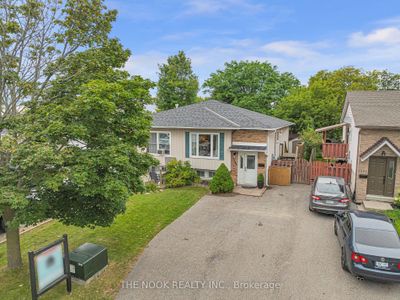 1288 Sunningdale Ave, Home with 2 bedrooms, 2 bathrooms and 4 parking in Oshawa ON | Image 2