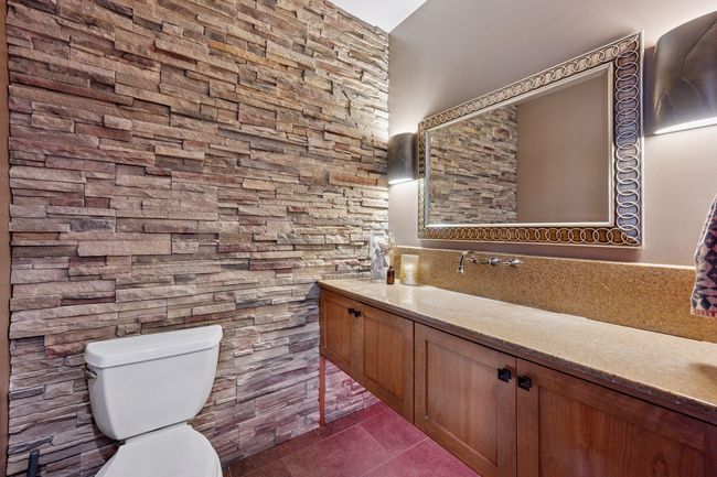 Main 1/2 Bathroom | Image 29