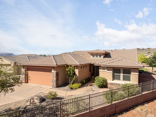 2906 E Autumn Rose Dr, Washington, UT, 84780-2490 | Card Image