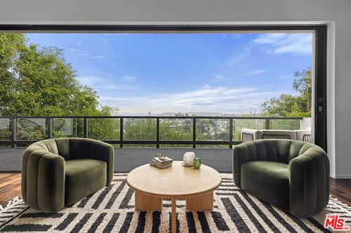 2300 Ronda Vista Dr, Los Angeles, CA, 90027 | Card Image