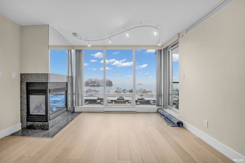 602-590 Nicola St, Vancouver, BC, V6G3J8 | Card Image