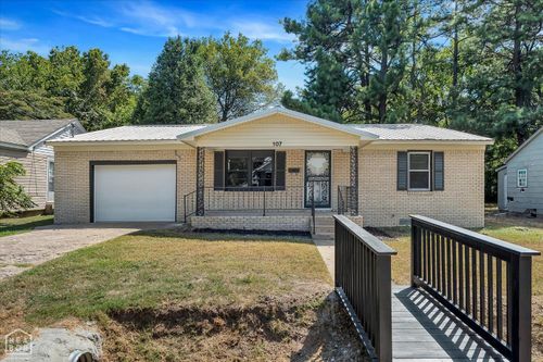 107 E Elm St, Harrisburg, AR, 72432-1305 | Card Image