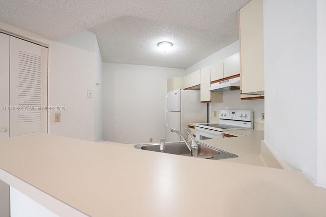 APT-304 - 9033 Wiles Rd, Condo with 2 bedrooms, 2 bathrooms and null parking in Coral Springs FL | Image 10