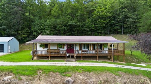 1976 Smoky Creek Rd, Huntsville, TN, 37756-4616 | Card Image