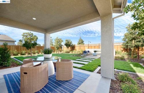 17931 Glen Arbor Way, Lathrop, CA, 95330-7217 | Card Image