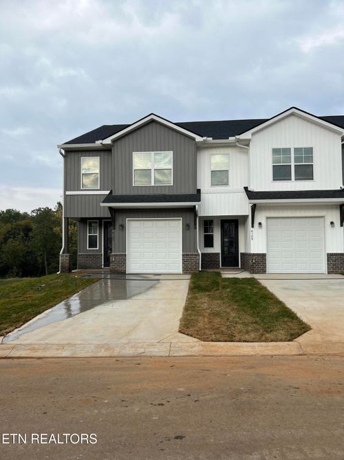 3109 Rustic Charm Way, Knoxville, TN, 37912-6113 | Card Image