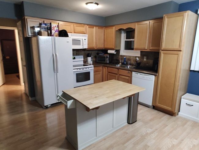 APT-3A - 6838 W Lode Dr, Condo with 2 bedrooms, 1 bathrooms and 2 parking in Worth IL | Image 4