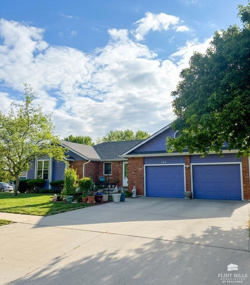 108 N Kaw Dr, Junction City, KS, 66441-9111 | Card Image