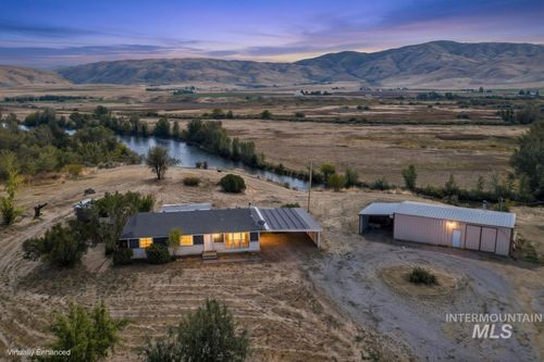 9845 N Highway 52, Horseshoe Bend, ID, 83629-5001 | Card Image