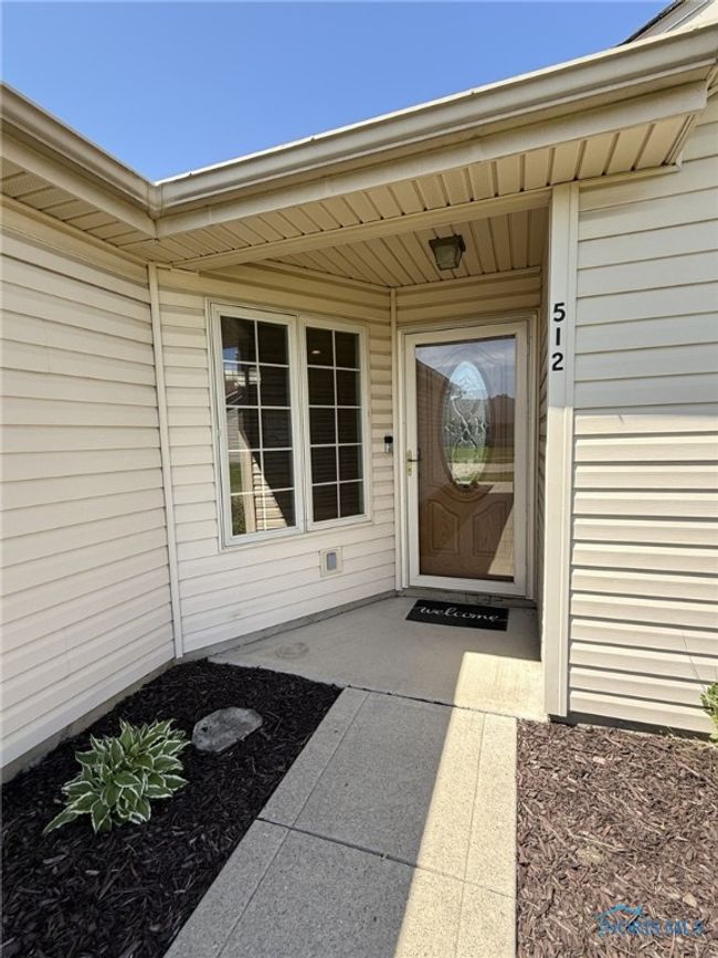 Entry Porch | Image 25