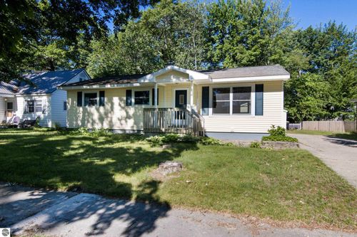 1222 Arbutus Ct, Traverse City, MI, 49686-4202 | Card Image