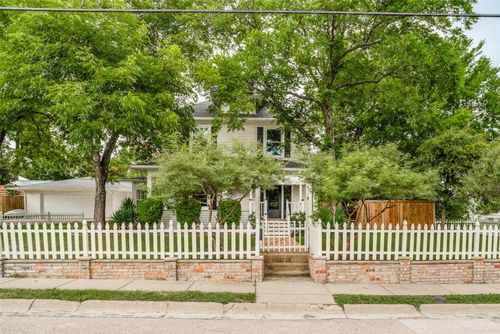 1015 N College St, McKinney, TX, 75069-2675 | Card Image