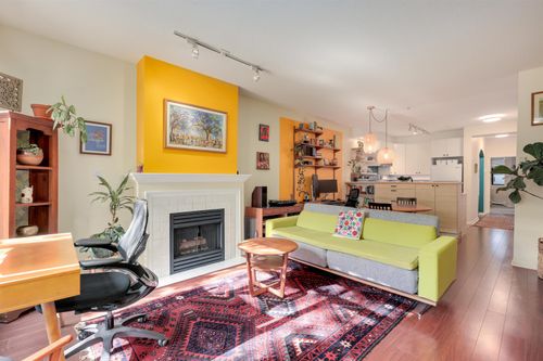 6-221 Ash St, New Westminster, BC, V3M3M5 | Card Image