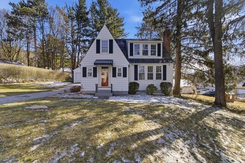 303 Prospect St, Bennington, VT, 05201-2457 | Card Image