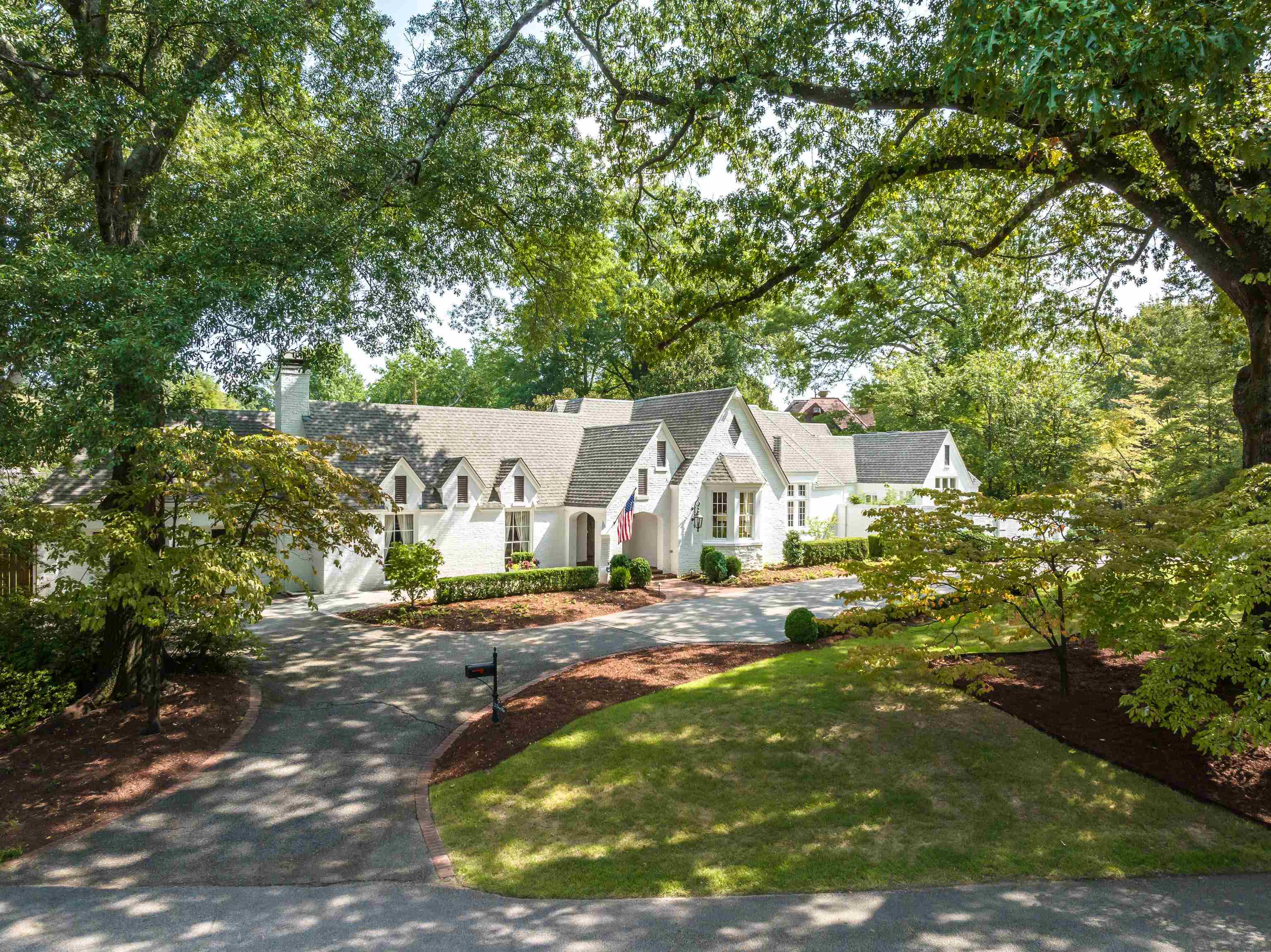 Devon Way, Memphis, TN 38111