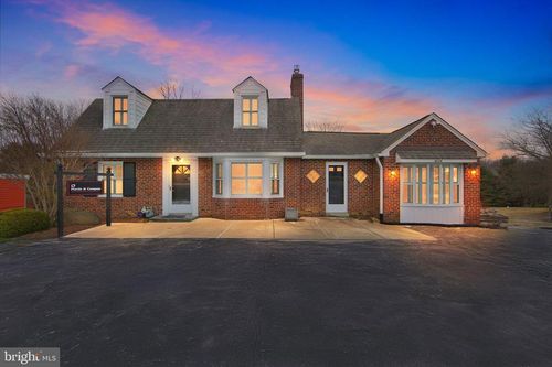 4024 W Chester Pike, NEWTOWN SQUARE, PA, 19073-3210 | Card Image