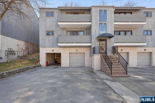 27 Espy Rd, Caldwell, NJ, 07006-4857 | Card Image